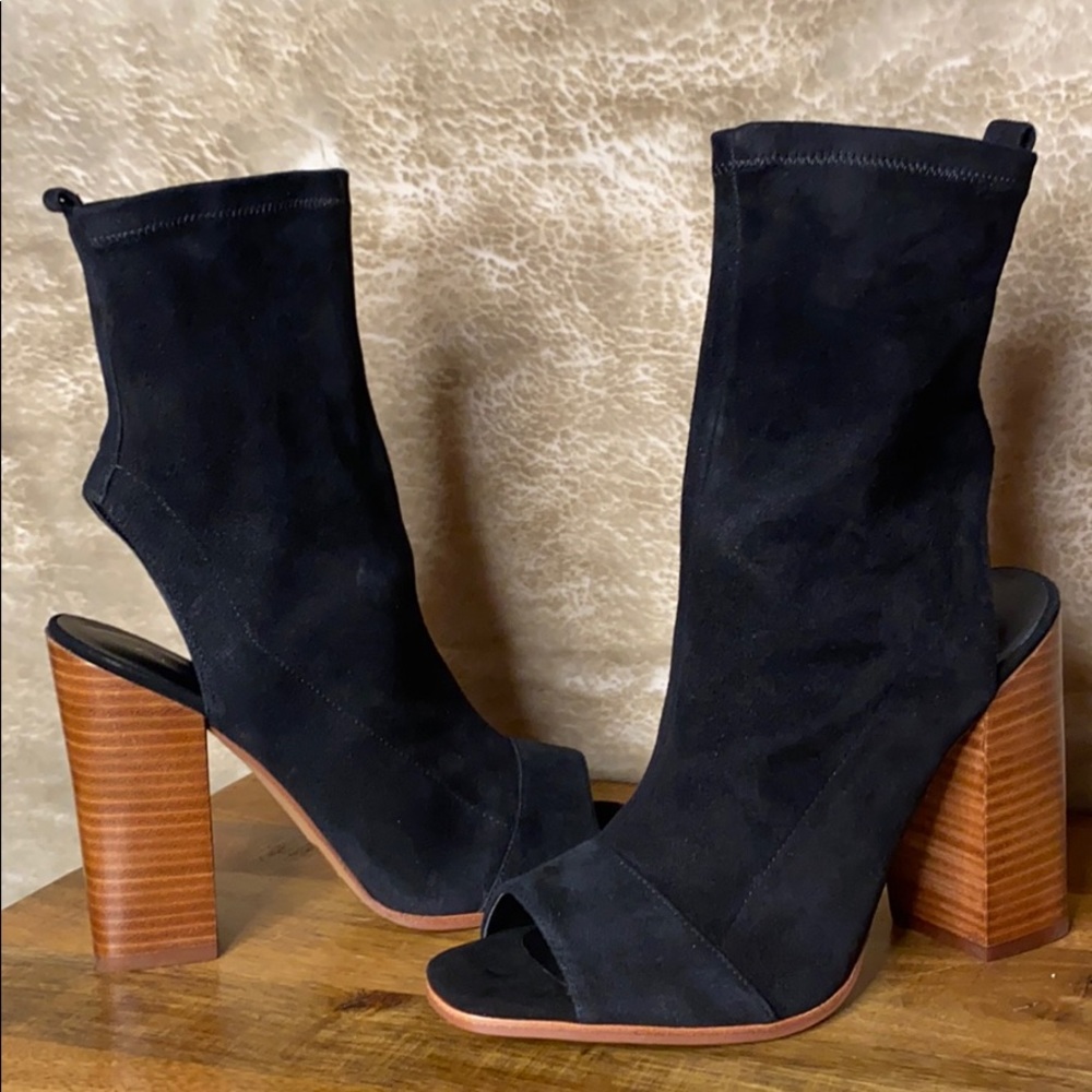 Black Suede “IBANIA” Aldo Chunky Heel Bootie - Picture 3 of 8